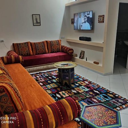 Appartement Julia Au Centre Ville Agadir Dans Residence Borj Dalat Extérieur photo