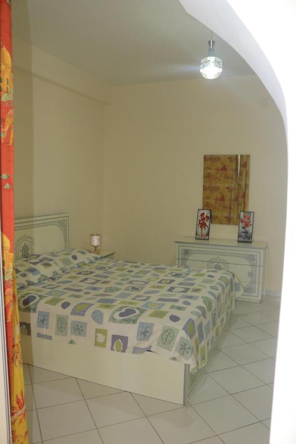 Appartement Julia Au Centre Ville Agadir Dans Residence Borj Dalat Extérieur photo